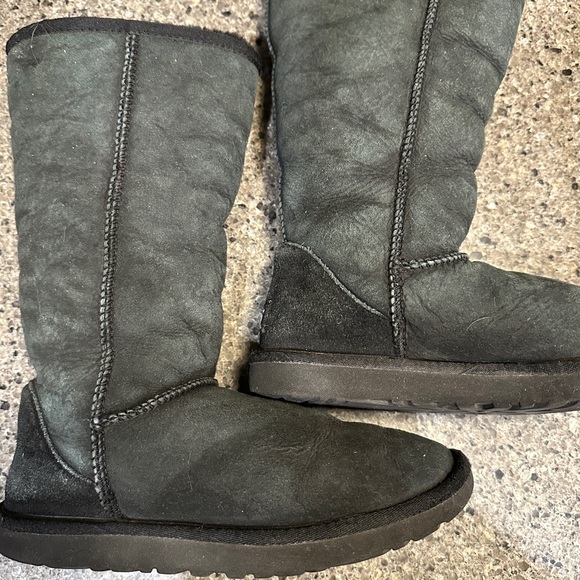 Big girl UGG Classic II Tall Boot youth size 4 women size 6 - Picture 5 of 8